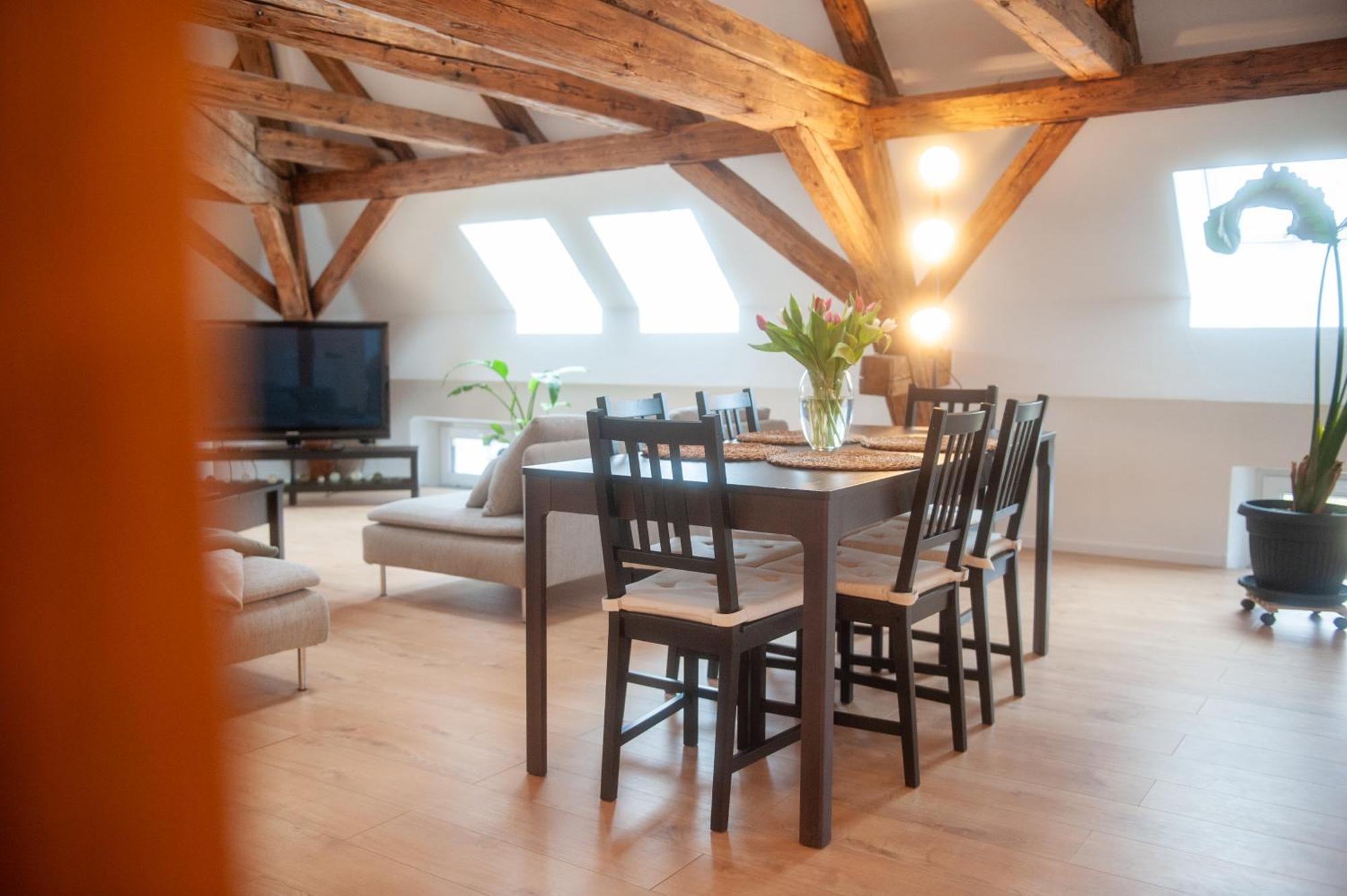 Schlossberg - Ferienwohnung Im Herzen Von ゼルプ エクステリア 写真